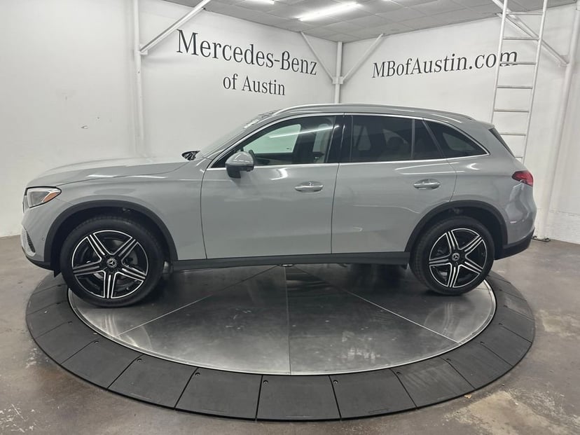 2027 Mercedes-Benz GLC - Image 1