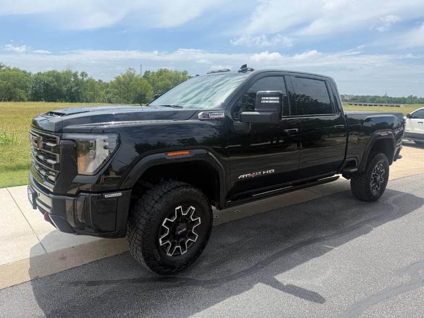 2025 GMC Sierra HD - Image 1