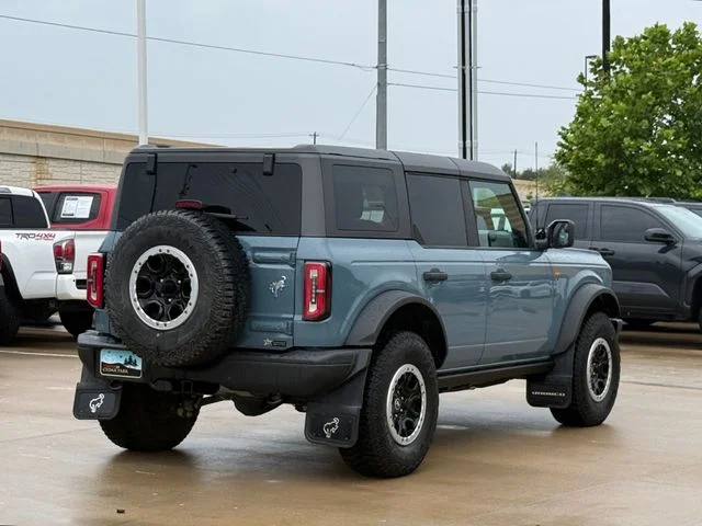 2022 Ford Bronco - Image 2