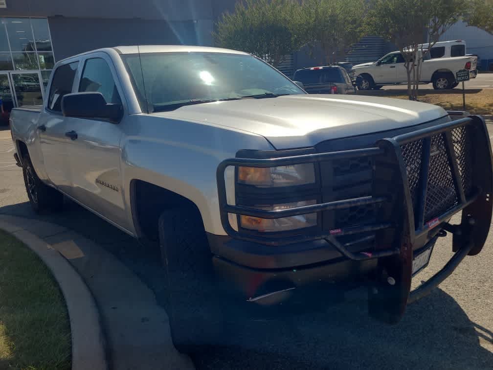 2015 Chevrolet Silverado - Image 2