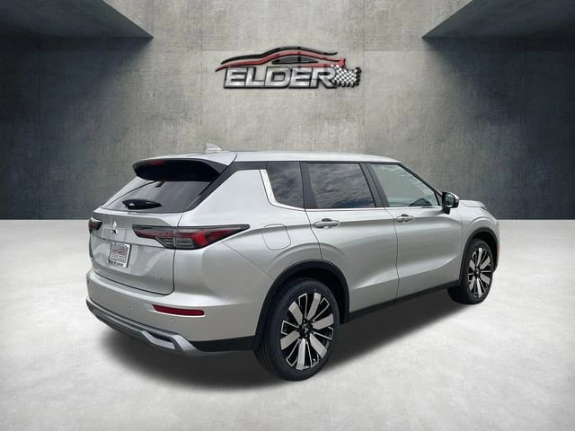 2026 Mitsubishi Outlander - Image 3