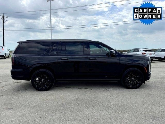 2025 Cadillac Escalade ESV - Image 3