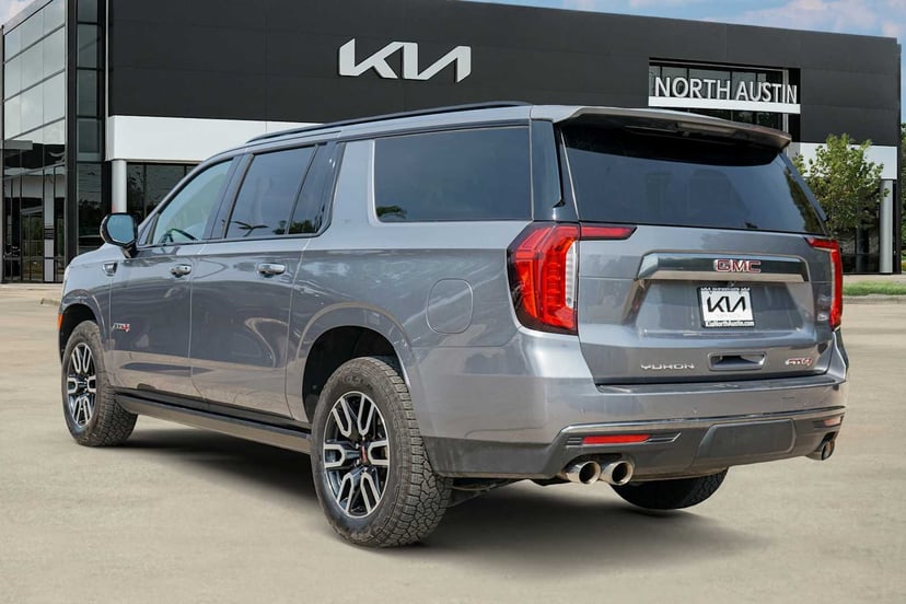2022 GMC Yukon XL - Image 3