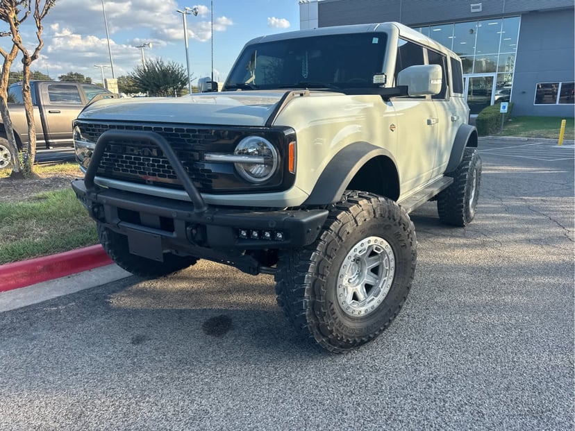 2022 Ford Bronco - Image 1