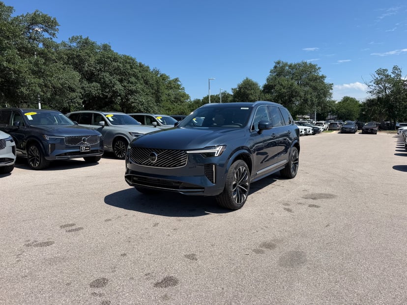 2026 Volvo XC90 - Image 2