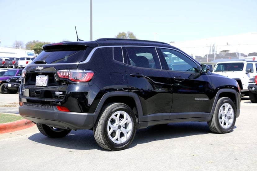 2026 Jeep Compass - Image 3