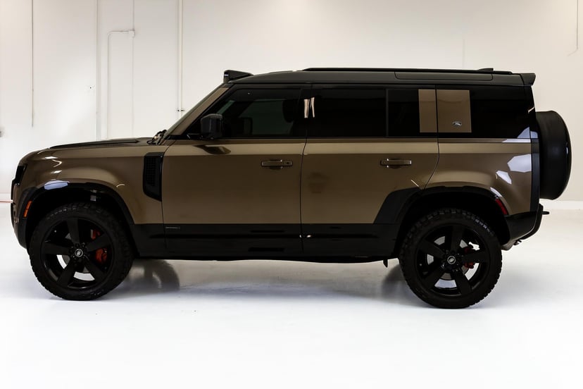 2024 Land Rover Defender - Image 1