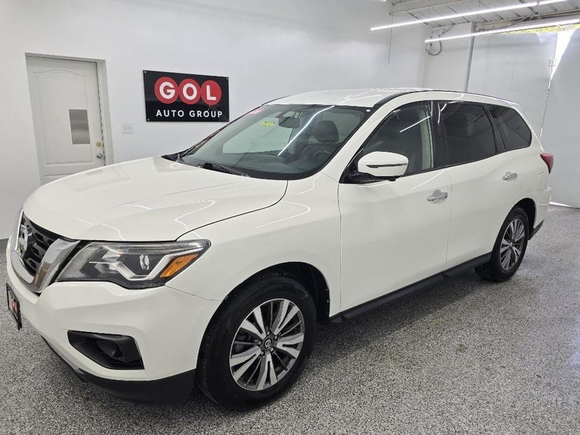 2020 Nissan Pathfinder - Image 2