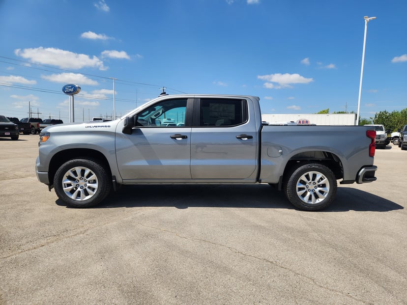 2026 Chevrolet Silverado 1500 - Image 1
