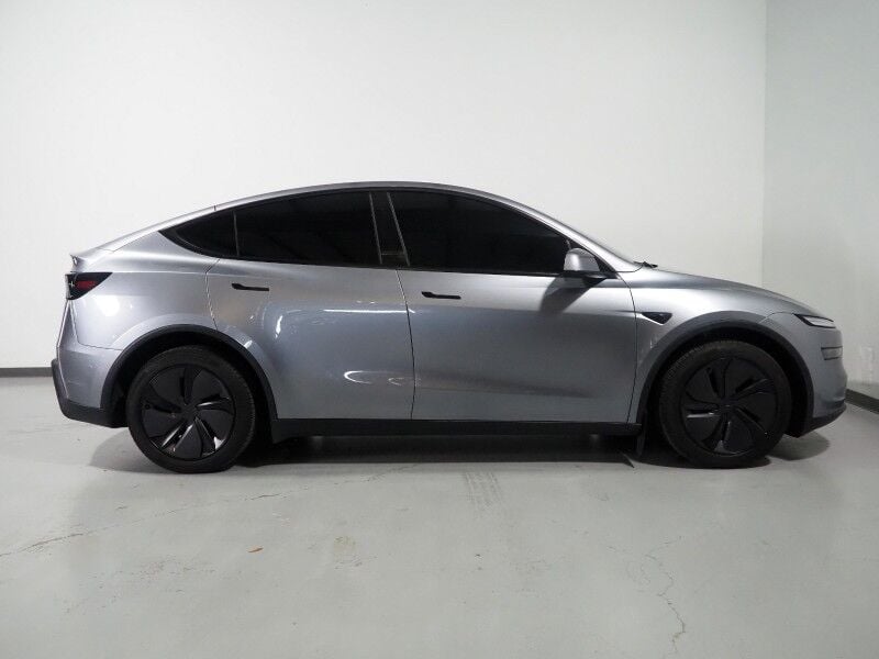 2026 Tesla Model Y Premium RWD - Image 2
