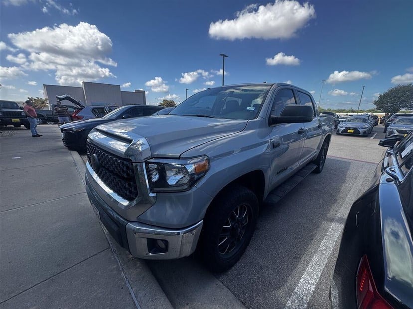 2018 Toyota Tundra - Image 1