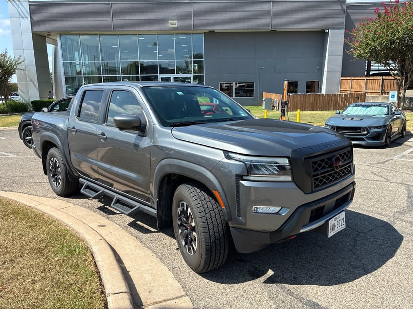 2022 Nissan Frontier - Image 3