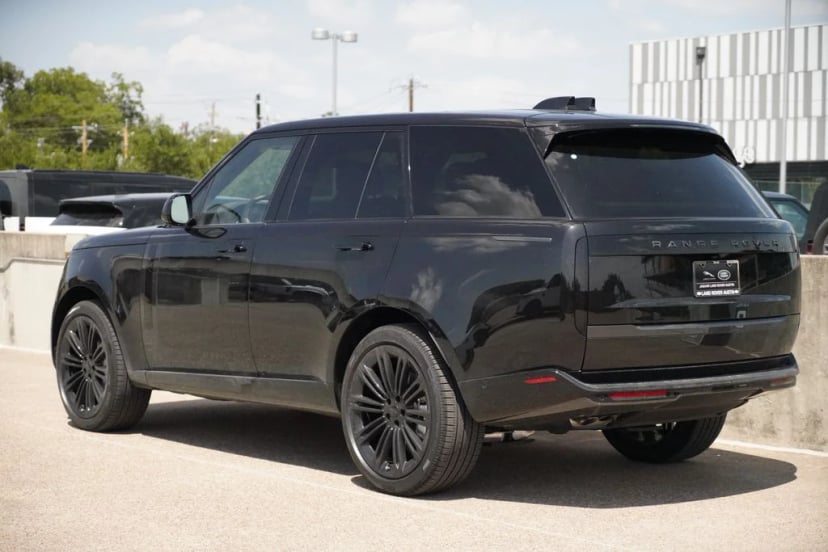 2026 Land Rover Range Rover - Image 3