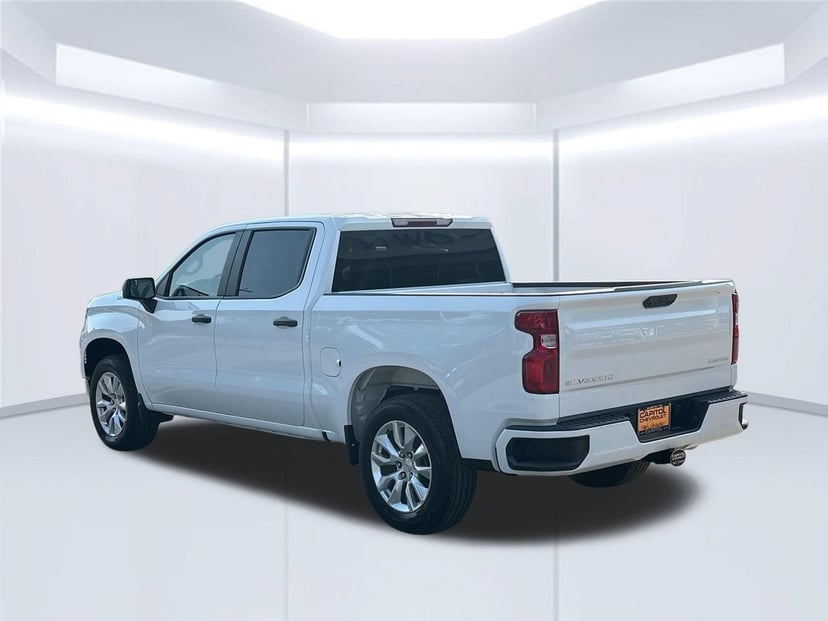 2026 Chevrolet Silverado 1500 - Image 3