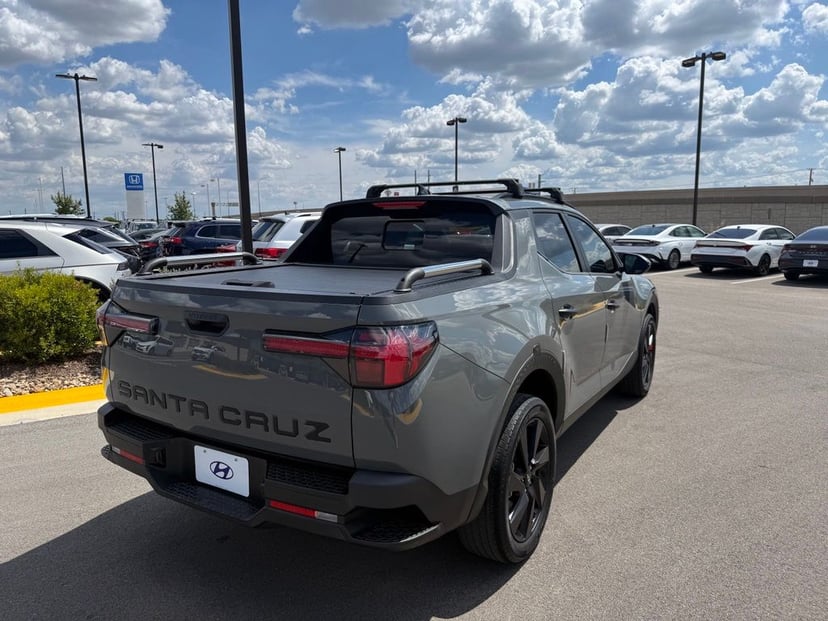 2022 Hyundai Santa Cruz - Image 1