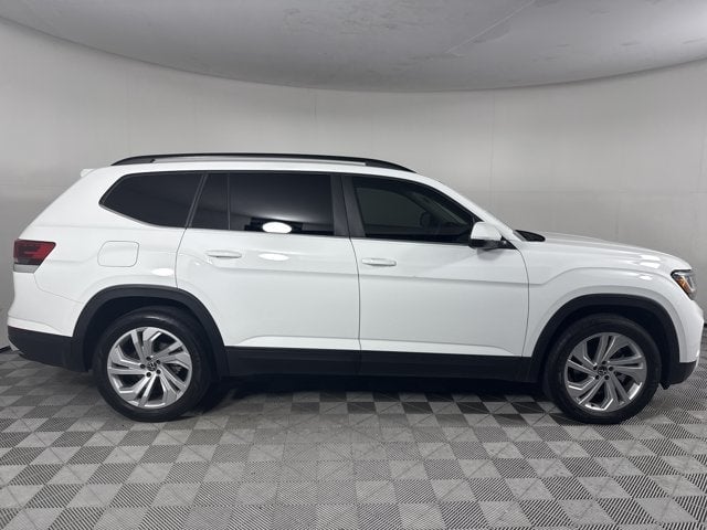 2022 Volkswagen Atlas - Image 2