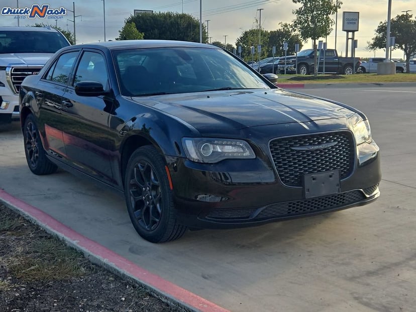 2022 Chrysler 300 - Image 1