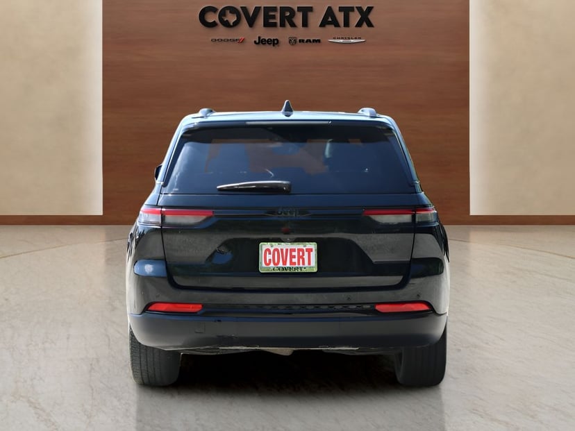 2023 Jeep Grand Cherokee - Image 3