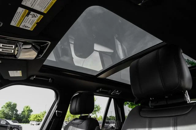 2019 Land Rover Range Rover - Image 3