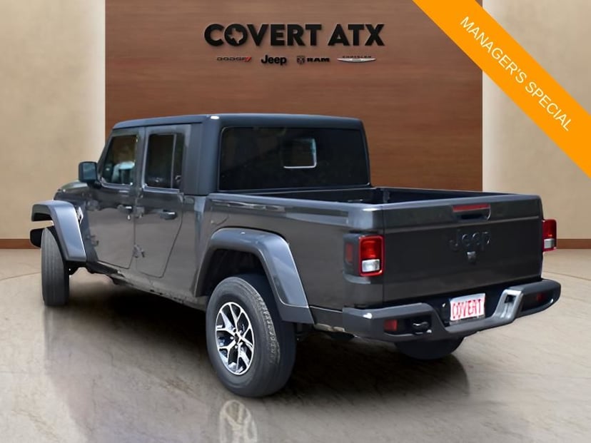2025 Jeep Gladiator - Image 3