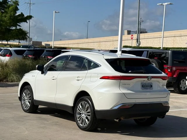 2021 Toyota Venza - Image 2