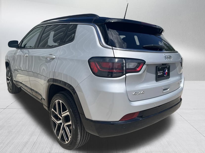 2025 Jeep Compass - Image 3