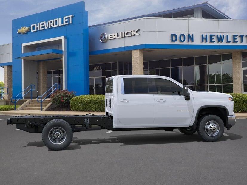 2026 Chevrolet Silverado 3500 HD - Image 2