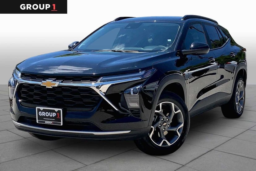 2025 Chevrolet Trax - Image 1