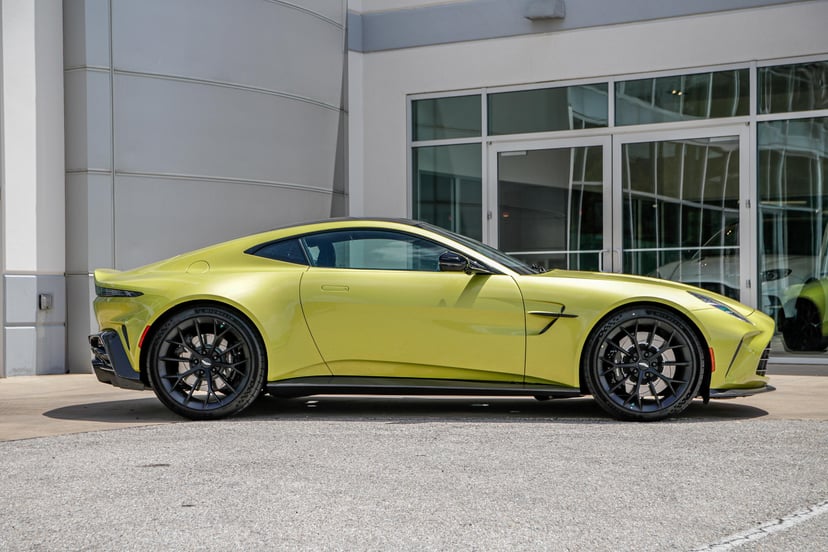 2025 Aston Martin Vantage - Image 1