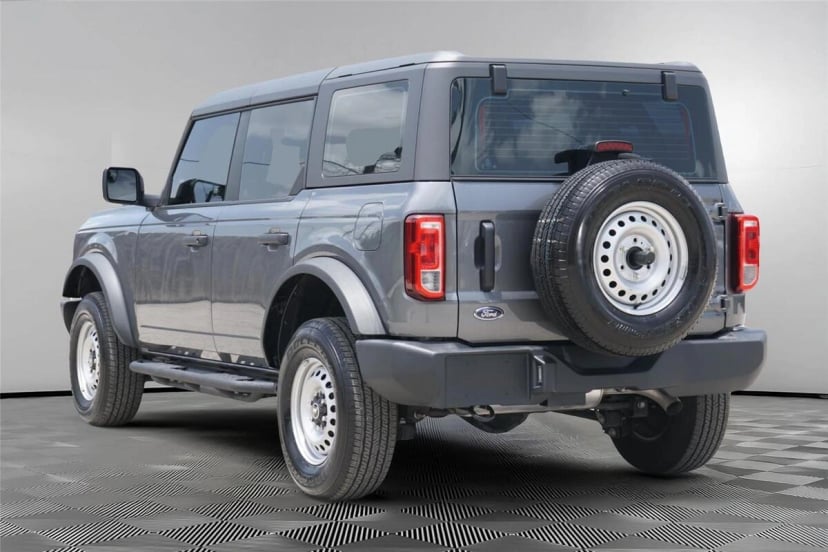2025 Ford Bronco - Image 3