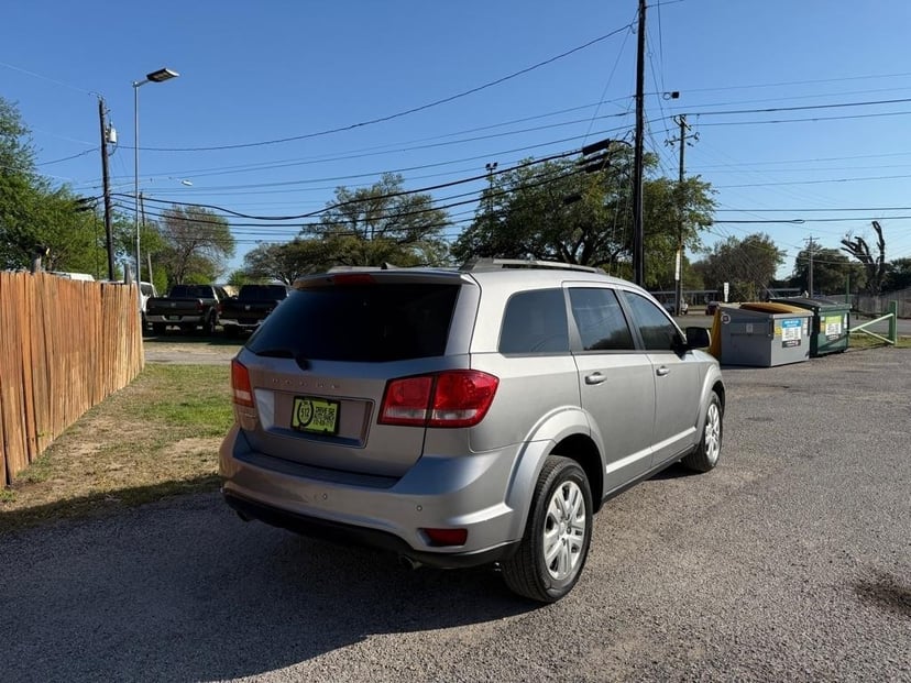 2019 Dodge Journey - Image 2