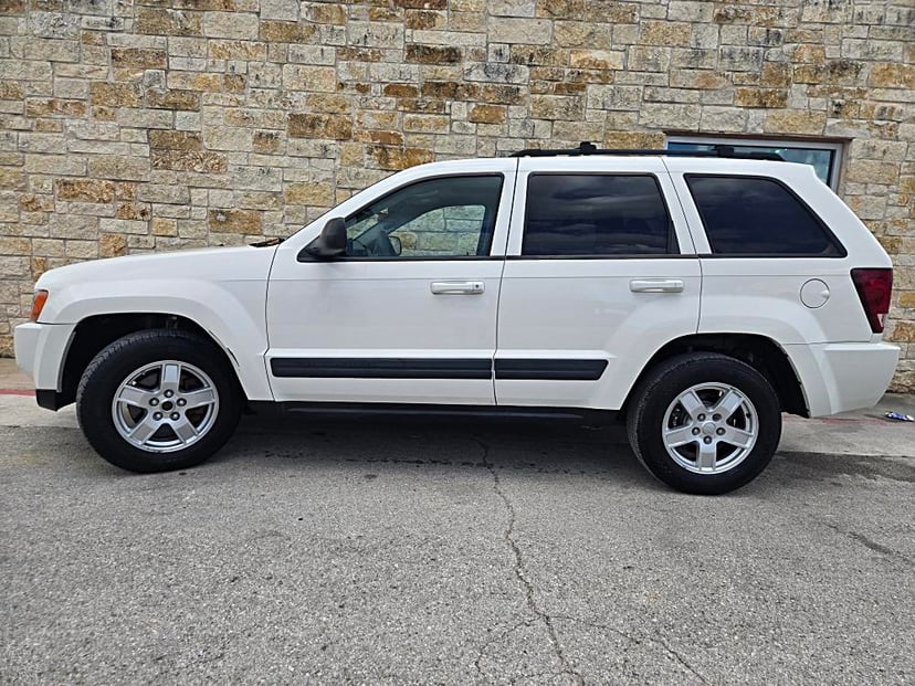2006 Jeep Grand Cherokee - Image 2
