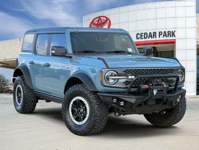 2023 Ford Bronco - Image 1