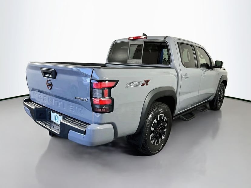 2022 Nissan Frontier - Image 3