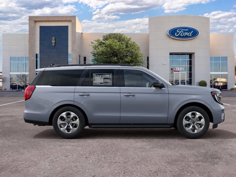 2027 Ford Expedition - Image 2