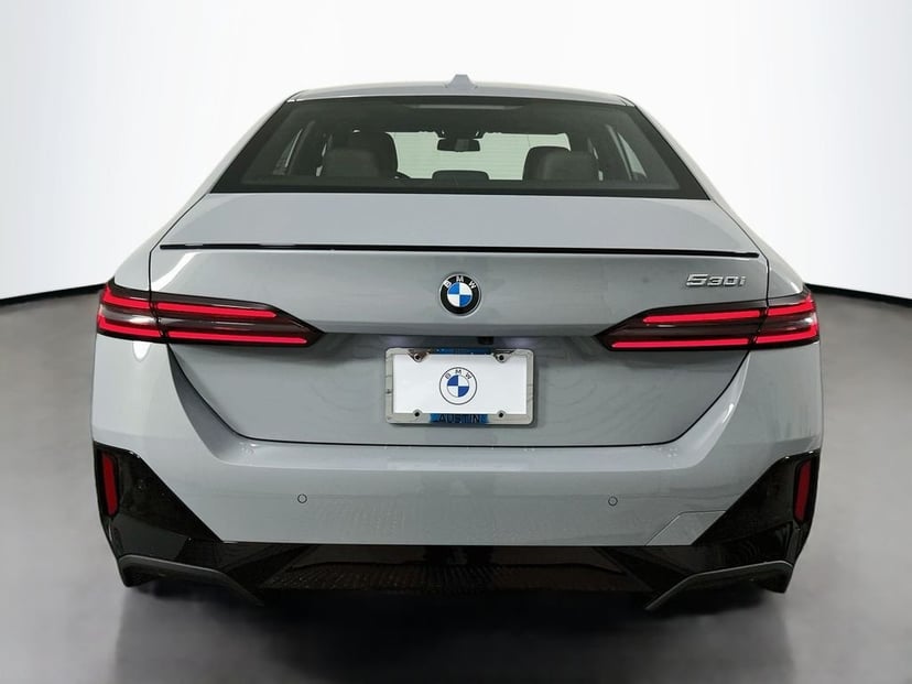 2027 BMW 5-series - Image 3