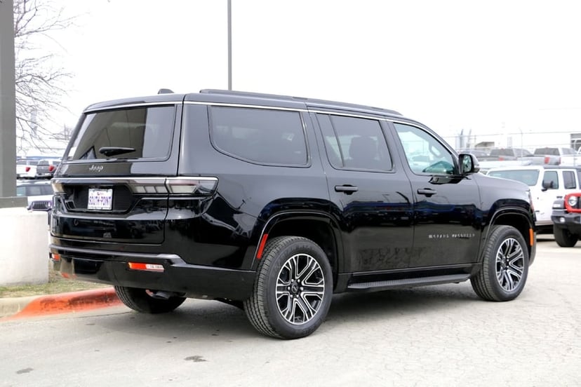 2026 Jeep Grand Wagoneer - Image 2