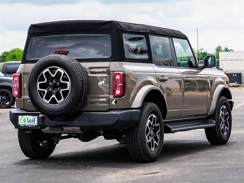 2025 Ford Bronco - Image 2