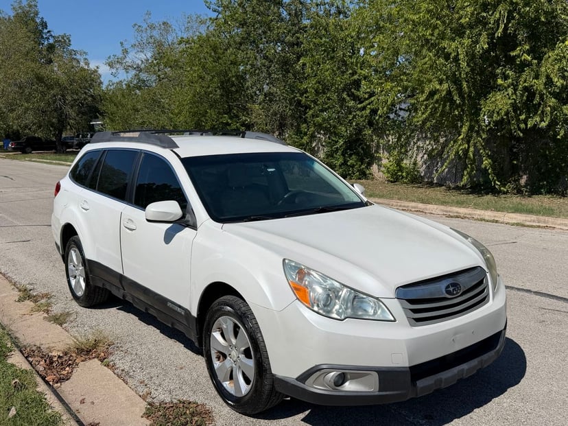 2012 Subaru Outback - Image 1