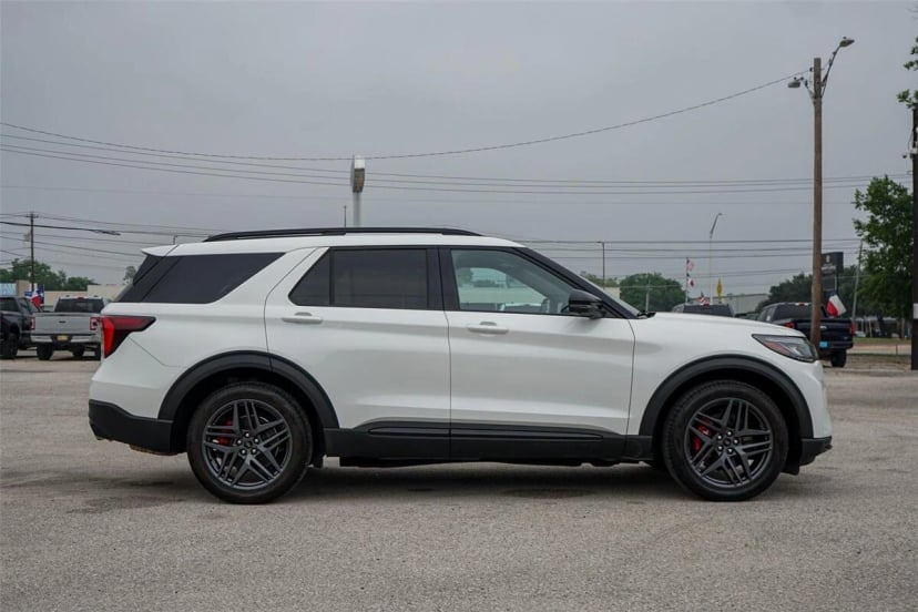 2025 Ford Explorer - Image 1