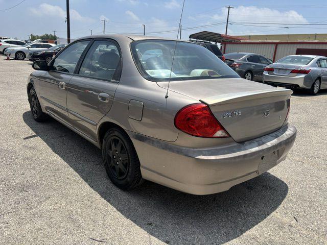 2004 Kia Spectra - Image 2