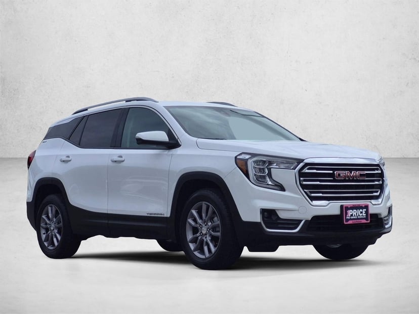 2023 GMC Terrain - Image 2