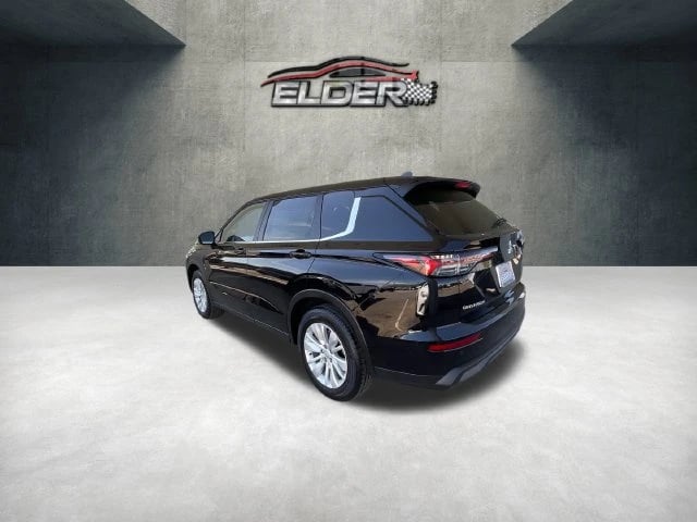 2026 Mitsubishi Outlander - Image 1