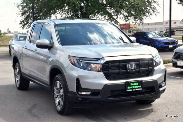 2025 Honda Ridgeline AWD RTL 4D Crew Cab Solar Silver Metallic - Image 3