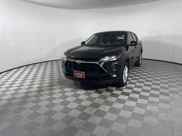 2025 Chevrolet Trax - Image 1