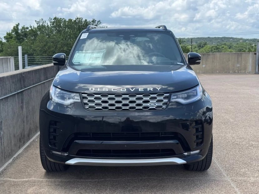 2026 Land Rover Discovery - Image 3