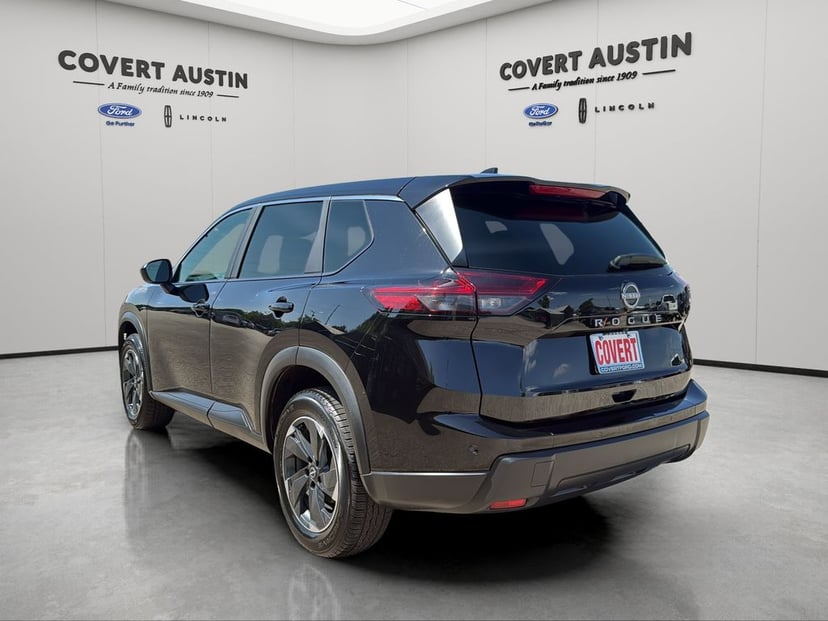 2025 Nissan Rogue - Image 3