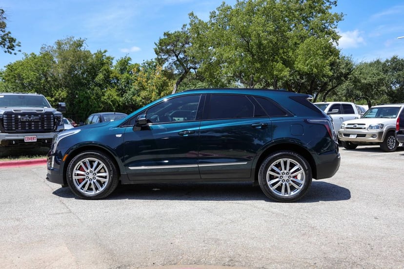 2025 Cadillac XT5 - Image 2