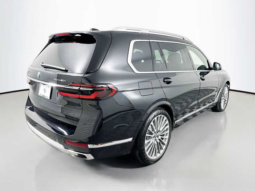 2026 BMW X7 - Image 3