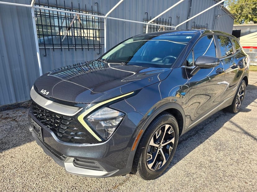 2023 Kia Sportage - Image 1